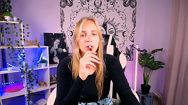 Snapshot of VeronicaAndersen chatting on September 14, 10:25 am VeronicaAndersen online show from September 14, 10:25 am