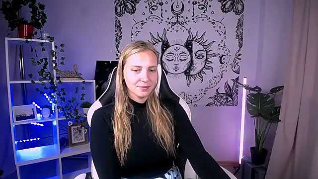 Snapshot of VeronicaAndersen chatting on October 3, 3:47 am VeronicaAndersen online show from October 3, 3:47 am