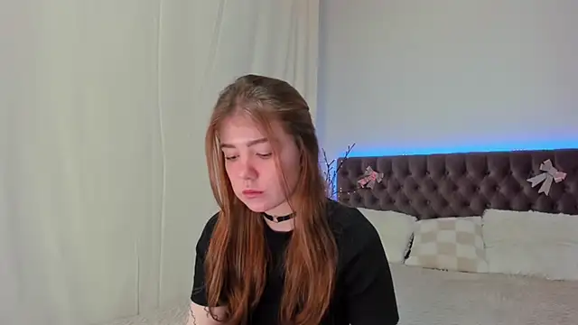 Ella Mayers online show from March 8, 12:33 am