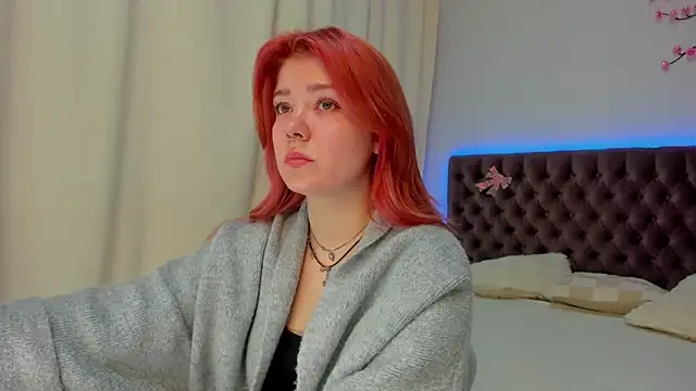 Ella Mayers online show from October 4, 12:03 pm