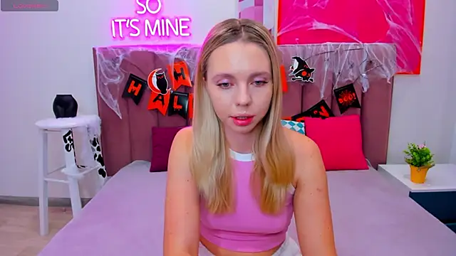 TessaAdorable online show from October 30, 1:29 am