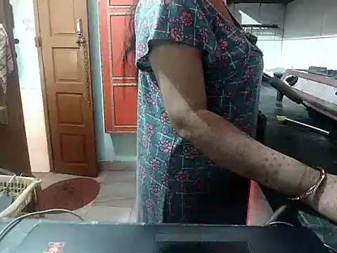 Snapshot of YOUR_RAHI48 chatting on October 20, 5:52 am YOUR RAHI48 online show from October 20, 5:52 am
