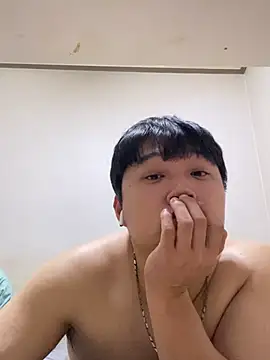 Snapshot of offwhite777 chatting on February 4, 6:38 pm offwhite777 online show from February 4, 6:38 pm