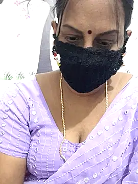 Snapshot of Tamil_Meera12 chatting on May 31, 12:01 pm Tamil Meera12 online show from May 31, 12:01 pm