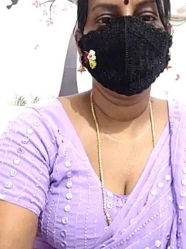 Snapshot of Tamil_Meera12 chatting on May 31, 6:09 pm Tamil Meera12 online show from May 31, 6:09 pm