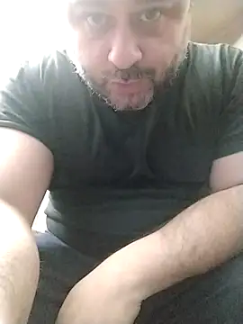 Snapshot of NAvoglia chatting on February 19, 8:31 pm NAvoglia online show from February 19, 8:31 pm