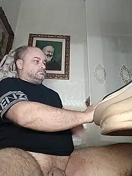 Snapshot of NAvoglia chatting on October 1, 8:26 pm NAvoglia online show from October 1, 8:26 pm