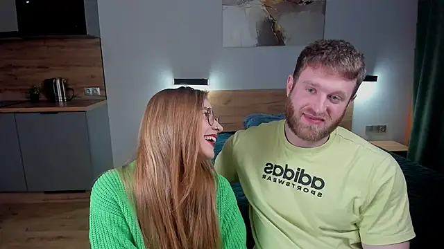 Snapshot of Enjoy_everymoment_ chatting on February 2, 8:41 pm Enjoy everymoment online show from February 2, 8:41 pm