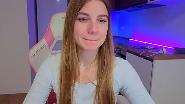 Enjoy everymoment  online show from April 22, 7:26 pm