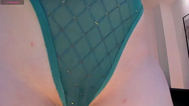 Snapshot of BeccaBaxter chatting on November 13, 7:35 pm BeccaBaxter online show from November 13, 7:35 pm