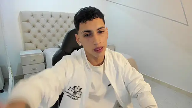 JhoanLeandro online show from October 9, 5:49 am