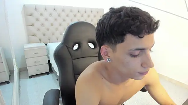 JhoanLeandro online show from October 25, 7:05 am