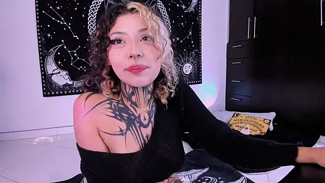 Snapshot of hazellwitch chatting on March 11, 1:45 pm hazellwitch online show from March 11, 1:45 pm