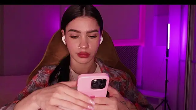 Snapshot of _BbFreya chatting on February 16, 7:27 pm BbFreya online show from February 16, 7:27 pm