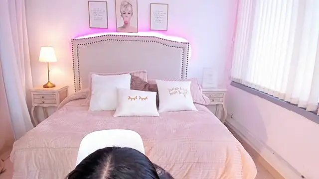 Daphne chers online show from February 16, 2:32 pm