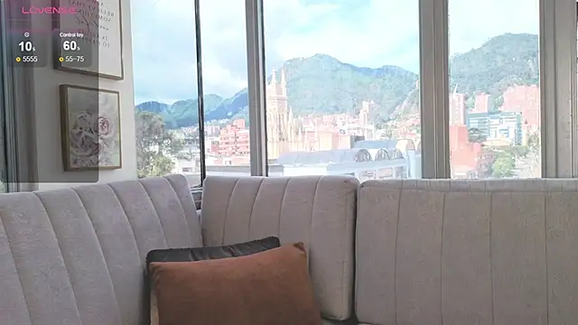 Snapshot of Daphne_chers chatting on May 6, 7:30 pm Daphne chers online show from May 6, 7:30 pm