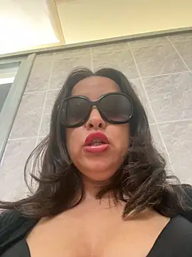 laarti online show from October 18, 10:27 am