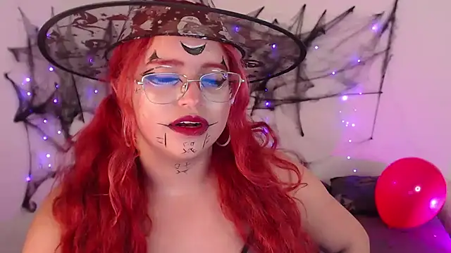 Snapshot of EstefyTabbo chatting on October 27, 8:13 pm EstefyTabbo online show from October 27, 8:13 pm