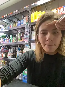 Andrea18 blonde online show from April 4, 4:37 pm