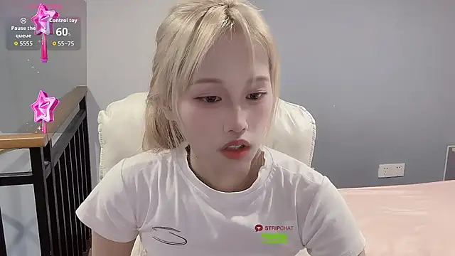 Snapshot of xunian71O chatting on September 30, 9:09 pm xunian71O online show from September 30, 9:09 pm
