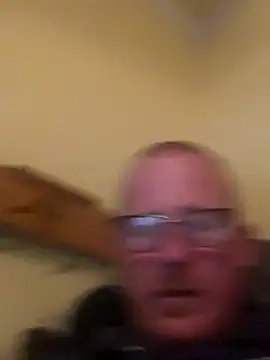 Snapshot of ClimbedCaelum chatting on October 25, 1:13 am ClimbedCaelum online show from October 25, 1:13 am