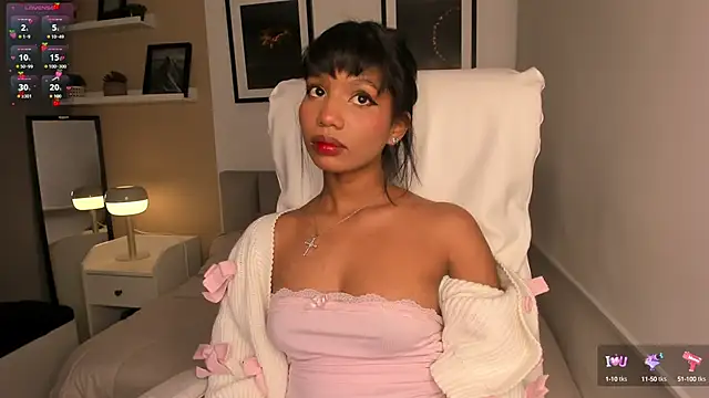 Gigi Strawberry online show from October 14, 4:57 am