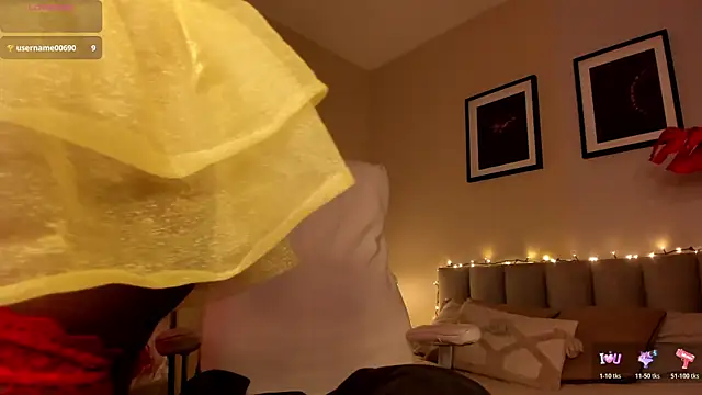 Gigi Strawberry online show from January 16, 4:49 am