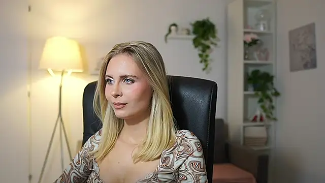 Snapshot of catecrago_ chatting on October 8, 1:20 pm catecrago online show from October 8, 1:20 pm