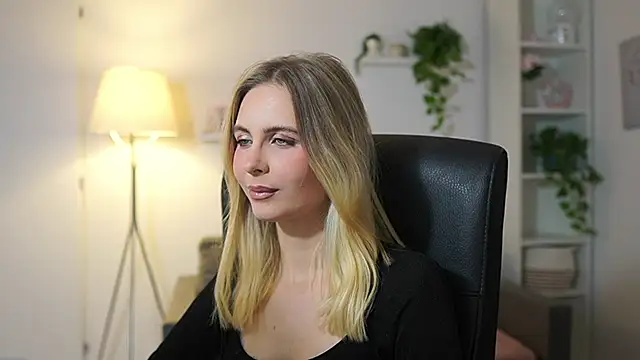 Snapshot of catecrago_ chatting on November 25, 9:09 am catecrago online show from November 25, 9:09 am