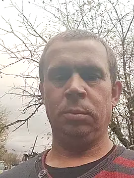 Snapshot of alex_brow_n chatting on October 25, 9:28 am alex brow n online show from October 25, 9:28 am