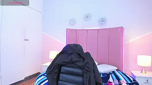 Liiam smith  online show from October 20, 12:38 pm