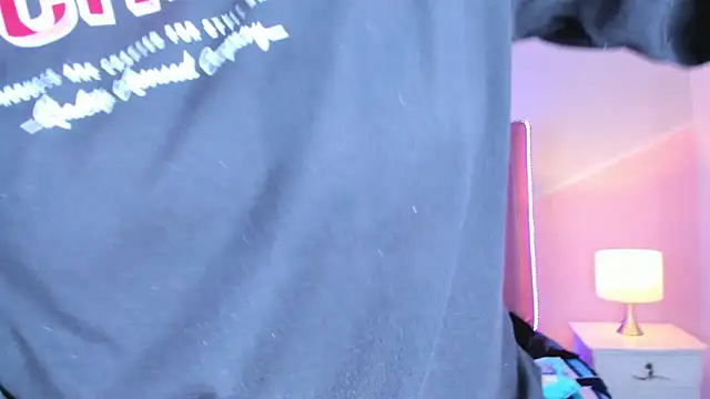 Liiam smith  online show from October 21, 12:39 pm