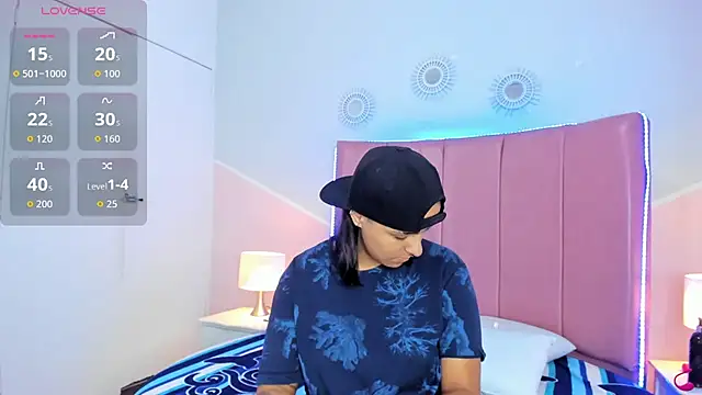 Liiam smith  online show from November 7, 1:55 pm