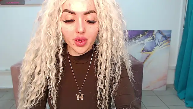 Snapshot of MissisCaty chatting on February 12, 10:48 pm MissisCaty online show from February 12, 10:48 pm