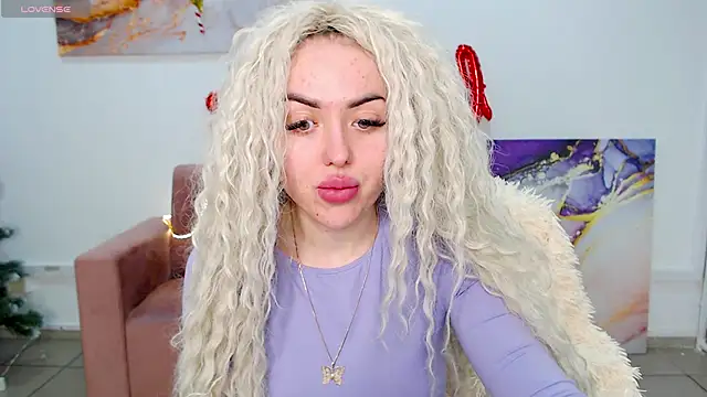 Snapshot of MissisCaty chatting on February 21, 3:45 am MissisCaty online show from February 21, 3:45 am