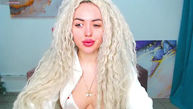 Snapshot of MissisCaty chatting on February 23, 7:17 pm MissisCaty online show from February 23, 7:17 pm