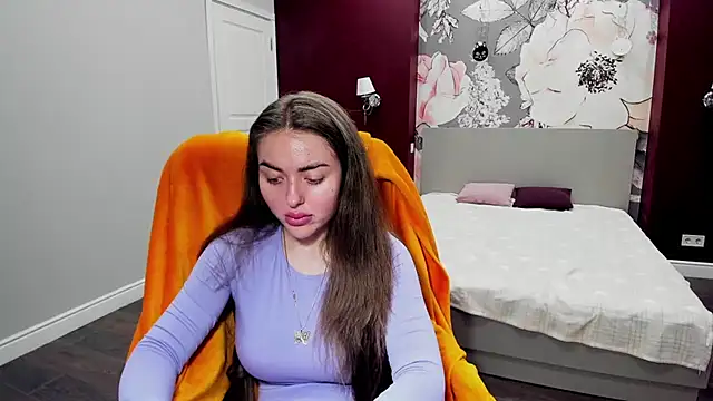 MissisCaty online show from December 4, 7:33 pm