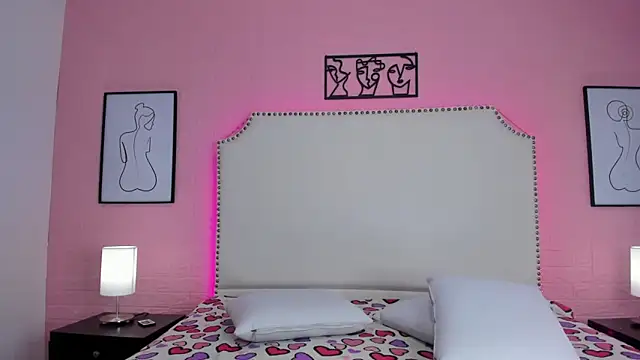  Emma whiitee  online show from October 13, 1:11 pm