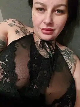 CannabisQueenn online show from November 28, 7:49 pm