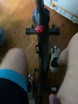 Snapshot of Avignon1963 chatting on February 22, 9:34 am Avignon1963 online show from February 22, 9:34 am