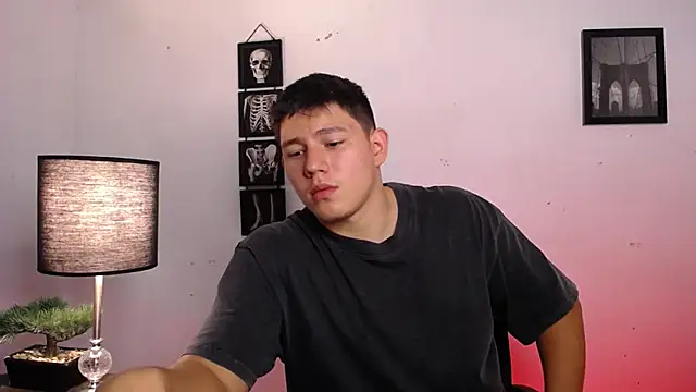 JamesCr  online show from November 6, 12:55 am