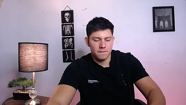 JamesCr  online show from November 13, 11:14 pm