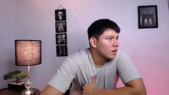 JamesCr  online show from November 14, 10:51 pm