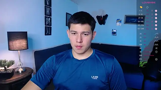 JamesCr  online show from March 28, 10:42 pm