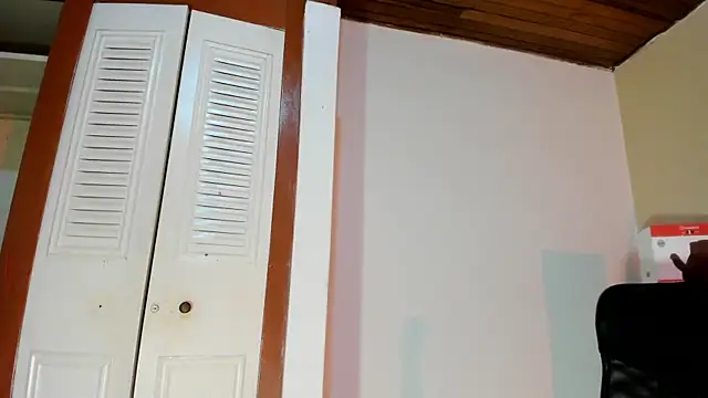 Snapshot of Violetta_0 chatting on November 6, 1:23 pm Violetta 0 online show from November 6, 1:23 pm