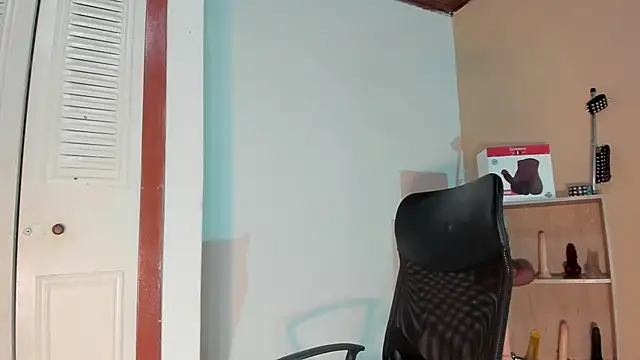 Snapshot of Violetta_0 chatting on November 12, 1:33 pm Violetta 0 online show from November 12, 1:33 pm