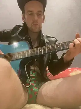 LynnAhNight online show from October 16, 5:14 pm