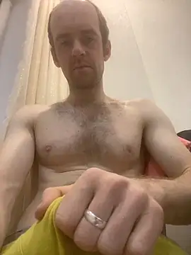 LynnAhNight online show from October 30, 3:19 am