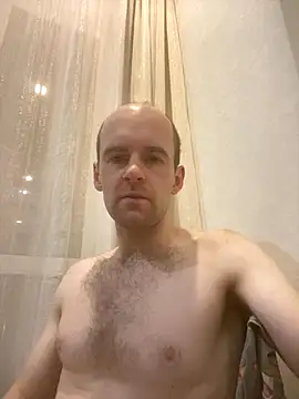 LynnAhNight online show from November 18, 2:50 am