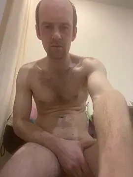 LynnAhNight online show from January 7, 3:42 am